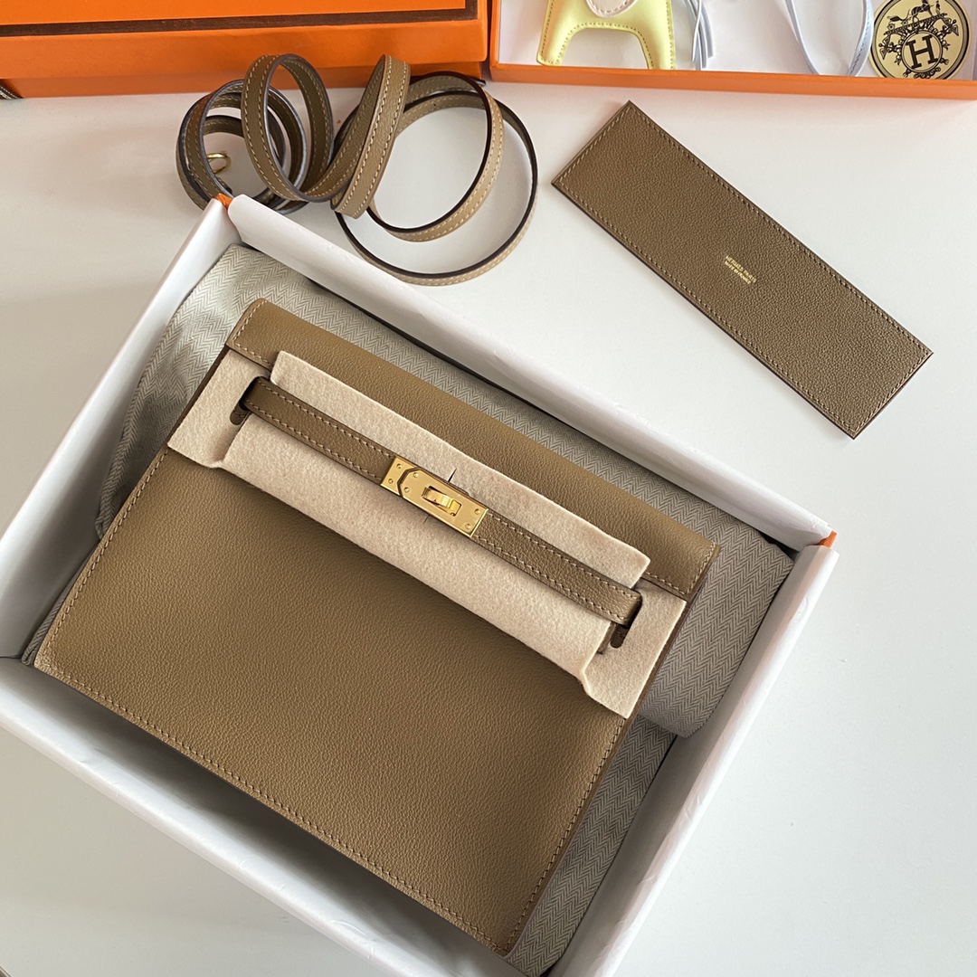 Hermes Kelly Danse Evercolor Bag In Khaki Color